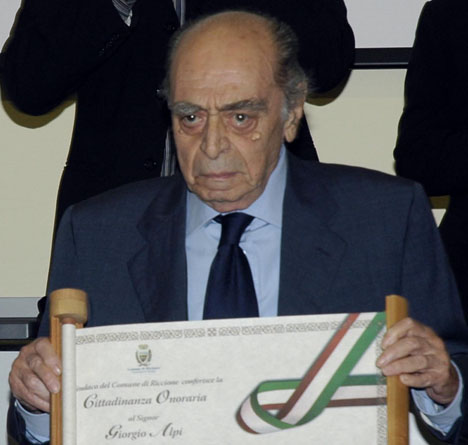 Giorgio Alpi alla cerimonia per la consegna della cittadinanza onororaria conferita nel 2006 dal Comune di Riccione