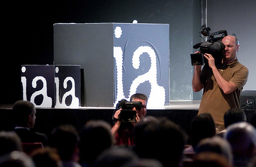 Telecamere sul pubblico (foto di Riccardo Gallini)